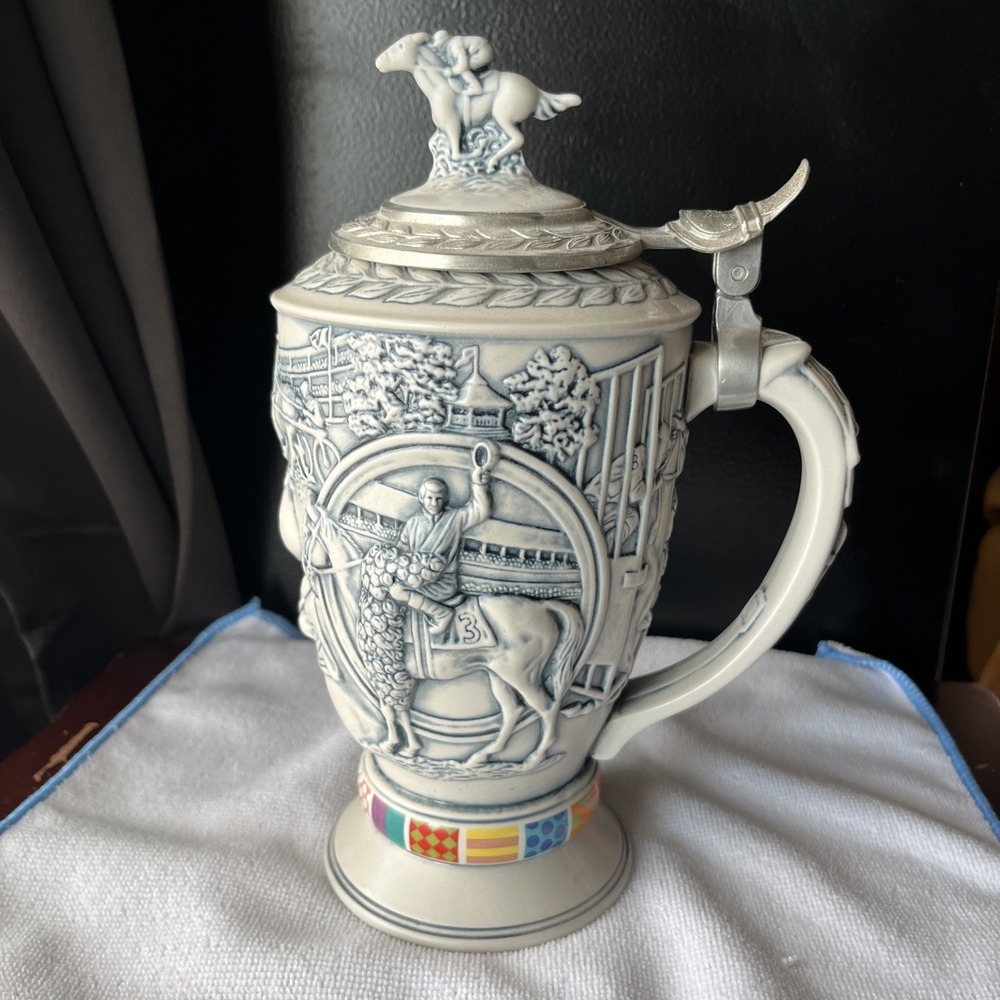 Vintage Intricate 1992 Avon "Winners Circle" Ceramic Stein Pewter Lid 36oz 10"